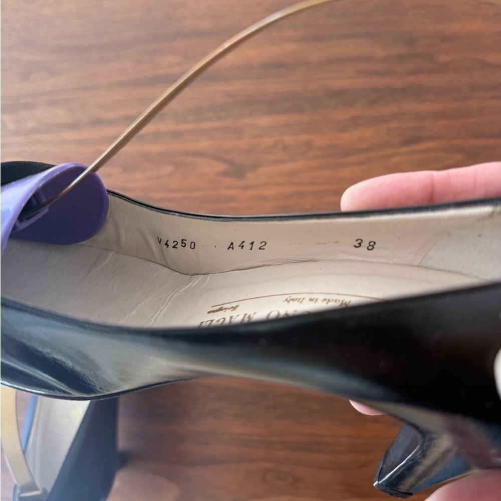 Vintage Bruno Magli Leather Pumps with Bows - Picture 11 of 12